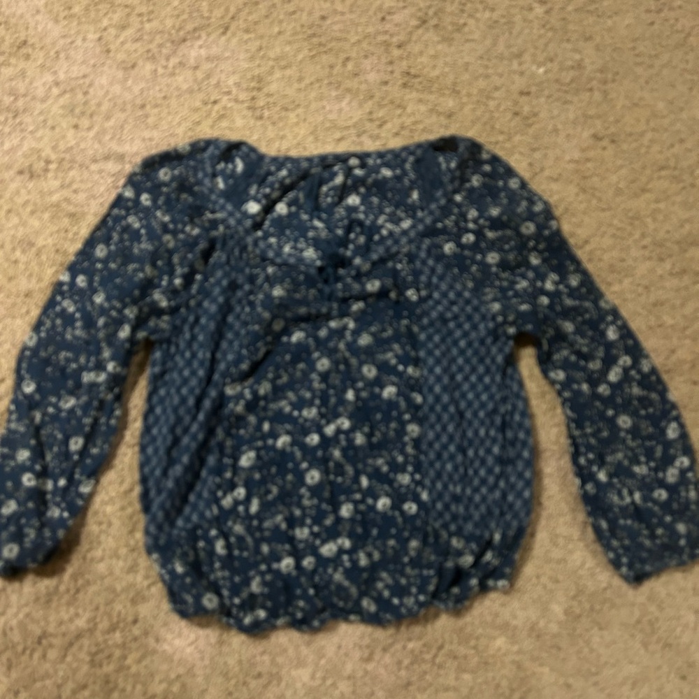 American Eagle navy and white top